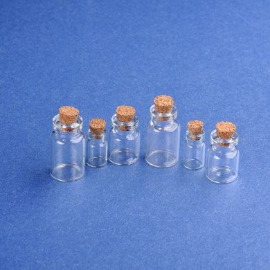 Пляшки скляні з пробкою, різних розмірів