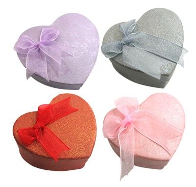 Упаковка подарочна в форме сердца, разных цветов, 60х55 mm